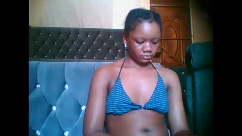 Snapshot of hotjeylee chatting on 11-17-25, 01:06 LOYCE online show from 11-17-25, 01:06