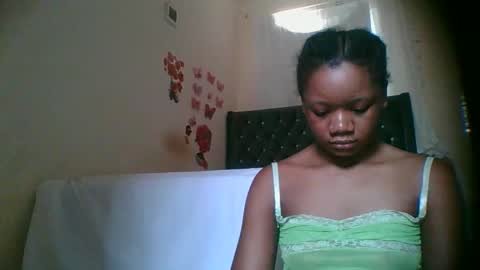 Snapshot of hotjeylee chatting on 11-18-25, 01:59 LOYCE online show from 11-18-25, 01:59