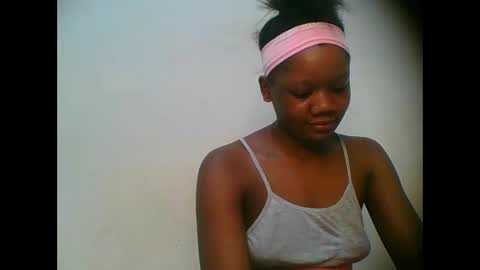 Snapshot of hotjeylee chatting on 11-21-25, 07:12 LOYCE online show from 11-21-25, 07:12