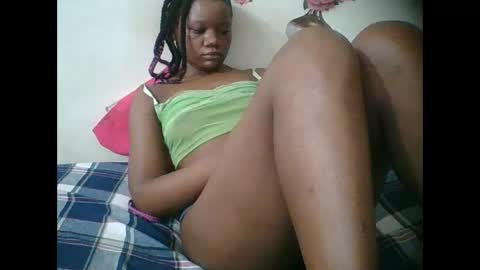 Snapshot of hotjeylee chatting on 12-01-25, 12:48 LOYCE online show from 12-01-25, 12:48