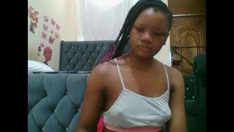 Snapshot of hotjeylee chatting on 12-02-25, 07:47 LOYCE online show from 12-02-25, 07:47