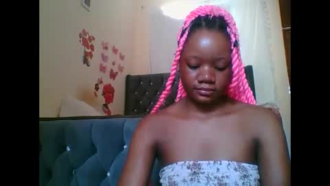 Snapshot of hotjeylee chatting on 12-05-25, 10:35 LOYCE online show from 12-05-25, 10:35