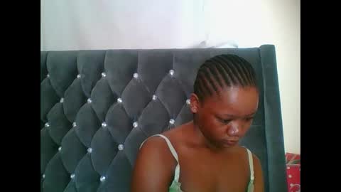 LOYCE online show from 12-23-25, 08:01