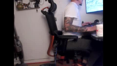 hotkinkytat online show from 03-02-25, 09:32