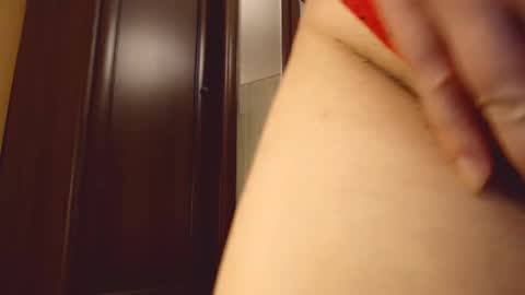 Snapshot of hotkittysquirt chatting on 12-18-24, 08:47 Angela online show from 12-18-24, 08:47