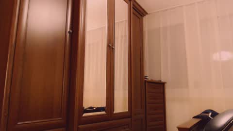 Snapshot of hotkittysquirt chatting on 02-14-25, 01:23 Angela online show from 02-14-25, 01:23