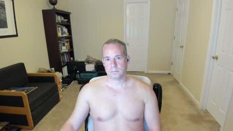 hotmale4u692000 online show from 05-11-26, 02:50