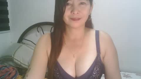 Snapshot of hotmamajen4u chatting on 02-12-25, 12:27 hotmamajen4u online show from 02-12-25, 12:27