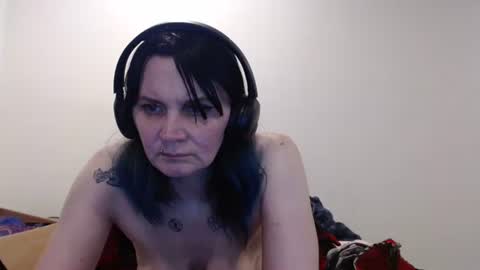 Snapshot of hotmodel1984 chatting on 06-08-26, 04:24 hotmodel1984 online show from 06-08-26, 04:24