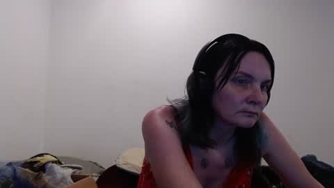 Snapshot of hotmodel1984 chatting on 06-18-26, 02:01 hotmodel1984 online show from 06-18-26, 02:01