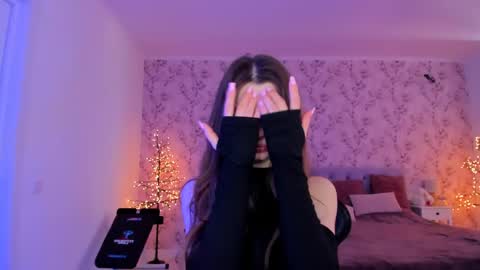 hotmolly_ online show from 04-29-26, 09:46