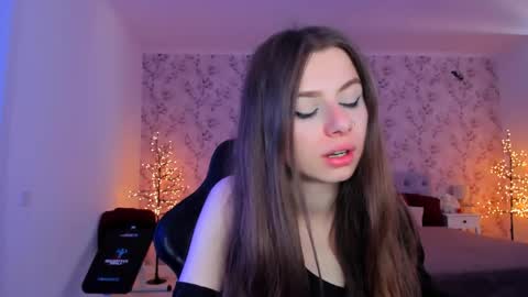 Snapshot of hotmolly_ chatting on 05-06-26, 09:47 hotmolly_ online show from 05-06-26, 09:47