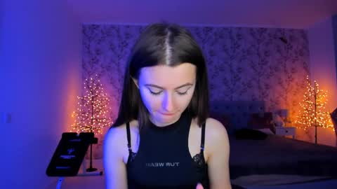 Snapshot of hotmolly_ chatting on 05-23-26, 06:45 hotmolly_ online show from 05-23-26, 06:45