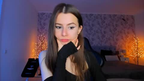 Snapshot of hotmolly_ chatting on 05-24-26, 06:35 hotmolly_ online show from 05-24-26, 06:35