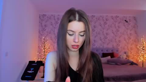 Snapshot of hotmolly_ chatting on 05-27-26, 10:01 hotmolly_ online show from 05-27-26, 10:01