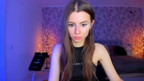 Snapshot of hotmolly_ chatting on 06-07-26, 06:22 hotmolly_ online show from 06-07-26, 06:22