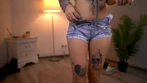 Molly online show from 11-01-25, 05:20