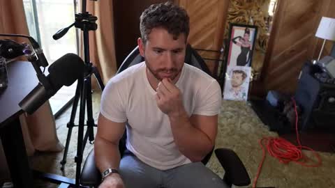 Snapshot of hotmuscles6t9 chatting on 11-16-25, 06:46 hotmuscles6t9 online show from 11-16-25, 06:46