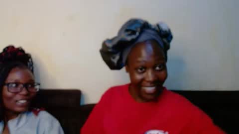 Snapshot of hotnelli chatting on 10-26-25, 05:35 Rose online show from 10-26-25, 05:35