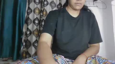 lola online show from 11-02-25, 05:15