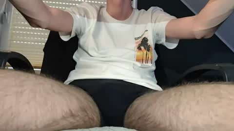 Snapshot of hotskinnyboy69 chatting on 07-08-26, 06:23 Kev online show from 07-08-26, 06:23