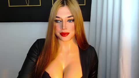 Snapshot of hotstellacumxxx chatting on 12-04-24, 09:35 STELLA online show from 12-04-24, 09:35