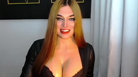 Snapshot of hotstellacumxxx chatting on 12-18-24, 12:07 STELLA online show from 12-18-24, 12:07