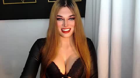 Snapshot of hotstellacumxxx chatting on 01-11-25, 04:27 STELLA online show from 01-11-25, 04:27