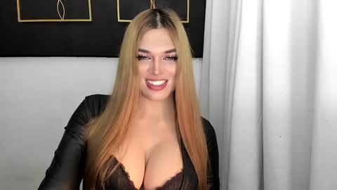 Snapshot of hotstellacumxxx chatting on 03-02-25, 12:01 STELLA online show from 03-02-25, 12:01