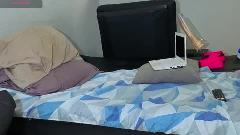 Andres online show from 11-04-25, 01:27