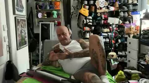 Snapshot of hotstuff775616 chatting on 05-22-26, 01:02 hotstuff775616 online show from 05-22-26, 01:02