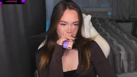 hello Im Eva online show from 06-16-26, 11:02