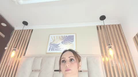 Snapshot of hottest_mature__ chatting on 09-23-25, 02:03 Natalie  online show from 09-23-25, 02:03