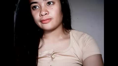 Snapshot of hottie_asianbabe chatting on 12-05-25, 12:30 Leen online show from 12-05-25, 12:30