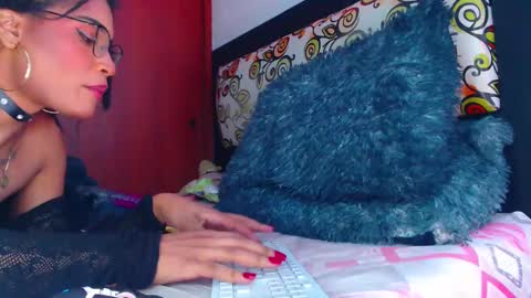 Snapshot of hottie_cristal chatting on 10-29-25, 06:37 Marjorie online show from 10-29-25, 06:37
