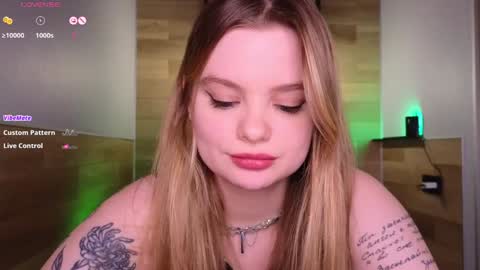 Snapshot of hottie_jane chatting on 01-25-25, 05:19 Jane  online show from 01-25-25, 05:19