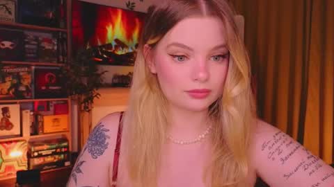 Snapshot of hottie_jane chatting on 09-28-25, 07:19 Jane  online show from 09-28-25, 07:19