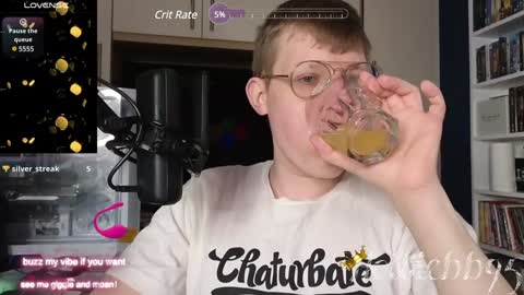 Snapshot of hottiebb95 chatting on 01-23-25, 05:35 Roberts stones online show from 01-23-25, 05:35