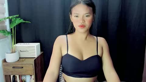 Snapshot of hottieelijah760282 chatting on 11-23-25, 06:35 Maxine online show from 11-23-25, 06:35