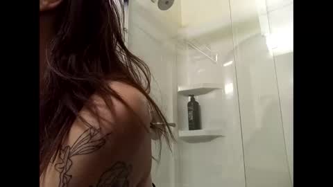 Snapshot of hottiefrmhell97 chatting on 11-22-25, 07:29 Lucky online show from 11-22-25, 07:29