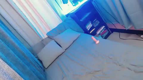 Snapshot of hottmolly100403 chatting on 11-10-25, 09:25 SCARLET online show from 11-10-25, 09:25