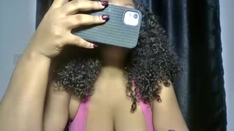 hotty_lora889 online show from 11-18-25, 08:41