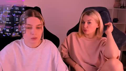 Nessie and Jessie online show from 12-09-24, 03:44