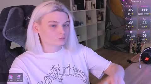 Nessie and Jessie online show from 02-20-25, 03:41