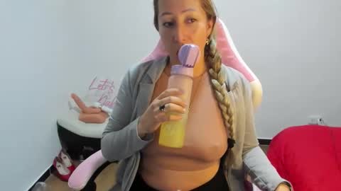 Snapshot of hottychrystal chatting on 11-29-25, 11:30 hottychrystal online show from 11-29-25, 11:30