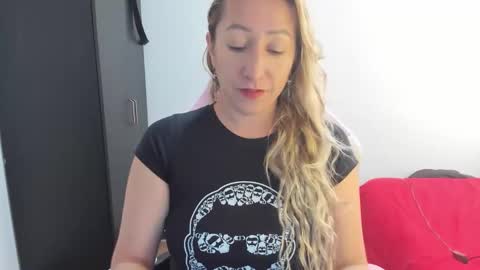 Snapshot of hottychrystal chatting on 02-12-26, 02:56 hottychrystal online show from 02-12-26, 02:56