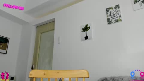 Snapshot of hottycrishinaxx chatting on 03-10-25, 05:22 crishinahotty online show from 03-10-25, 05:22