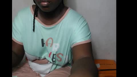 hottylissa1 online show from 11-05-25, 07:47