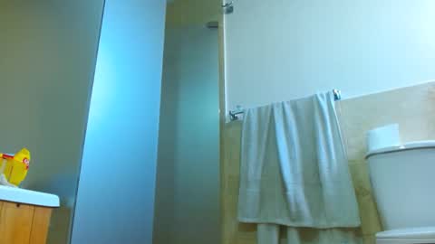 Snapshot of hottymilf69xxx chatting on 01-21-25, 03:10 Mary online show from 01-21-25, 03:10