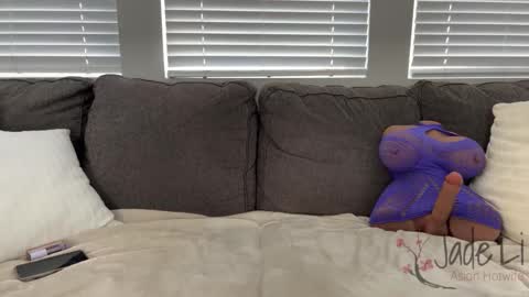 Jade Li online show from 11-18-25, 09:19